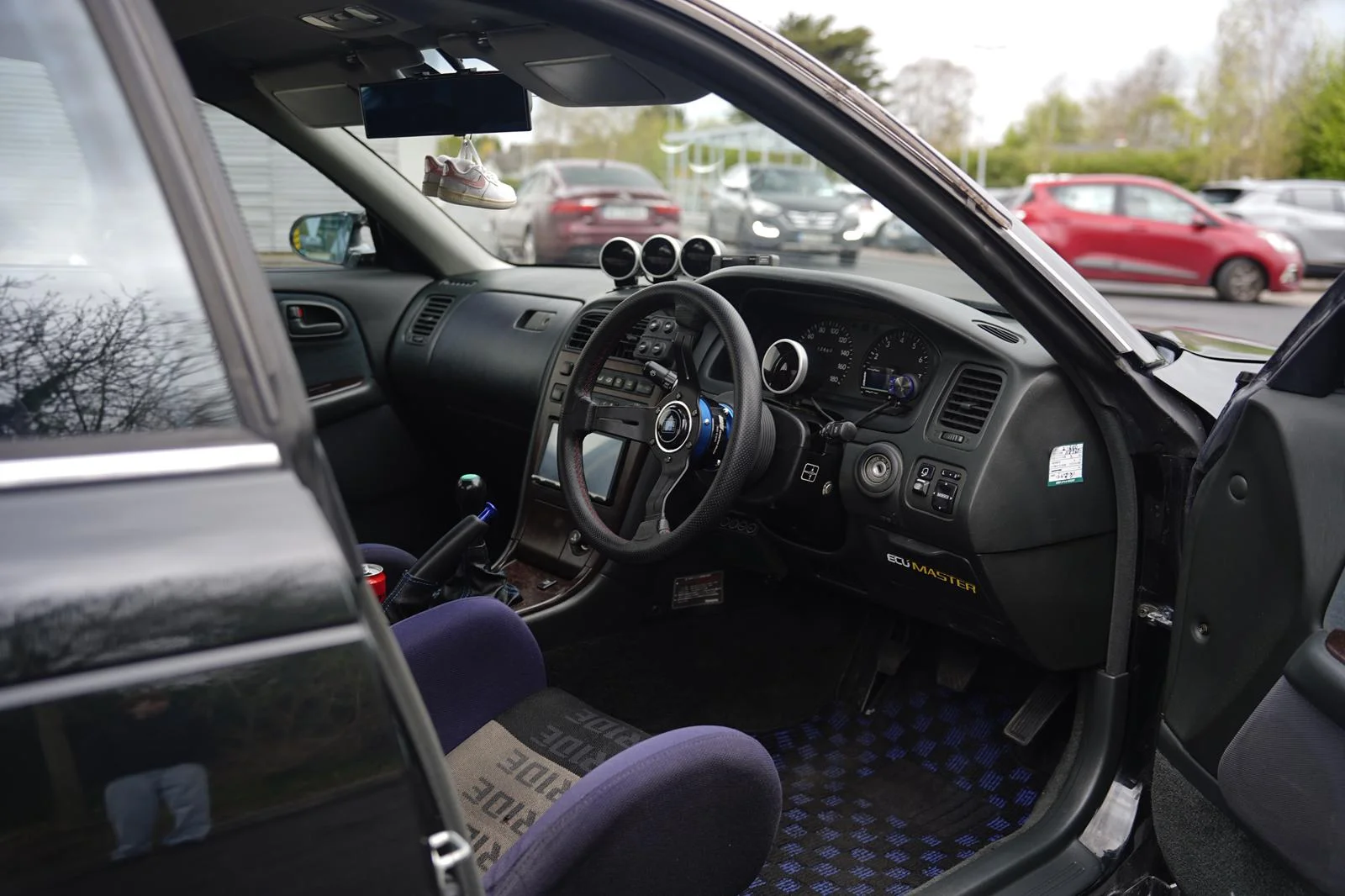 Chris' JZX90 interior with Bride Brix 1.5 seats